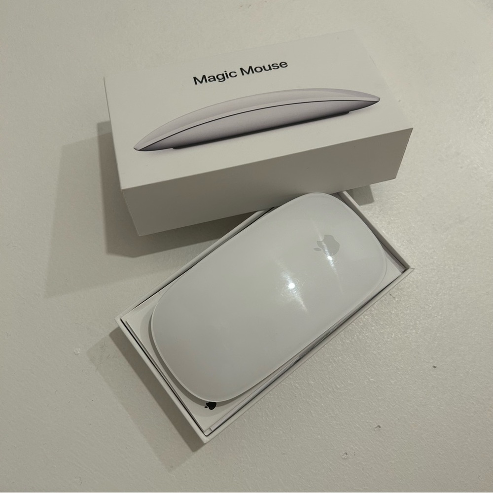 SOLD Apple Magic Mouse - white multi-touch surface